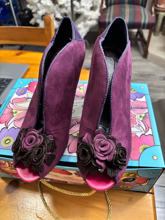 Poetic License Shoes - Poetic License Arriana Chianti pumps size 9M / 40 EUR - EUC